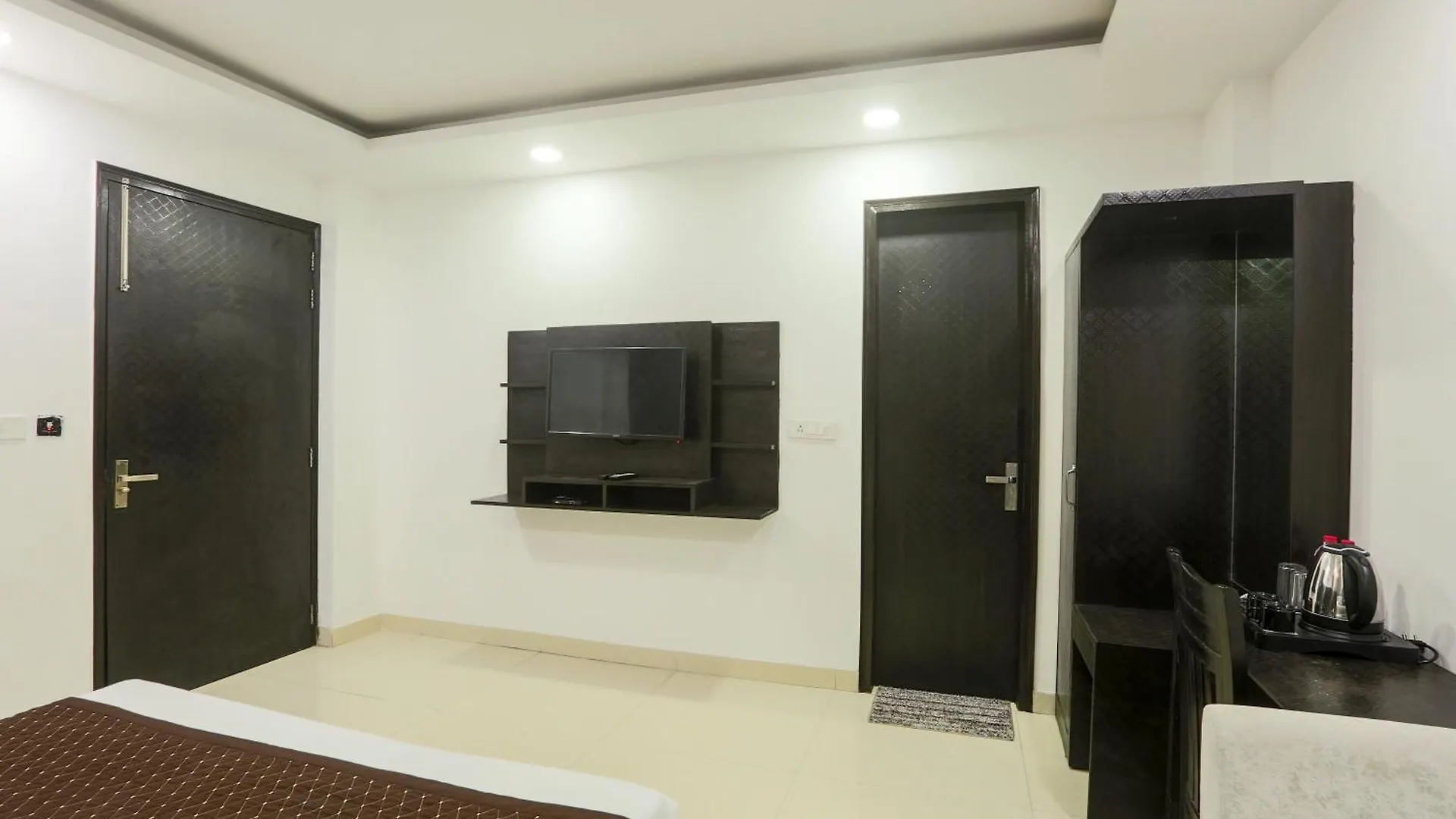 Hotel Belwoood Near Delhi Airport New Delhi