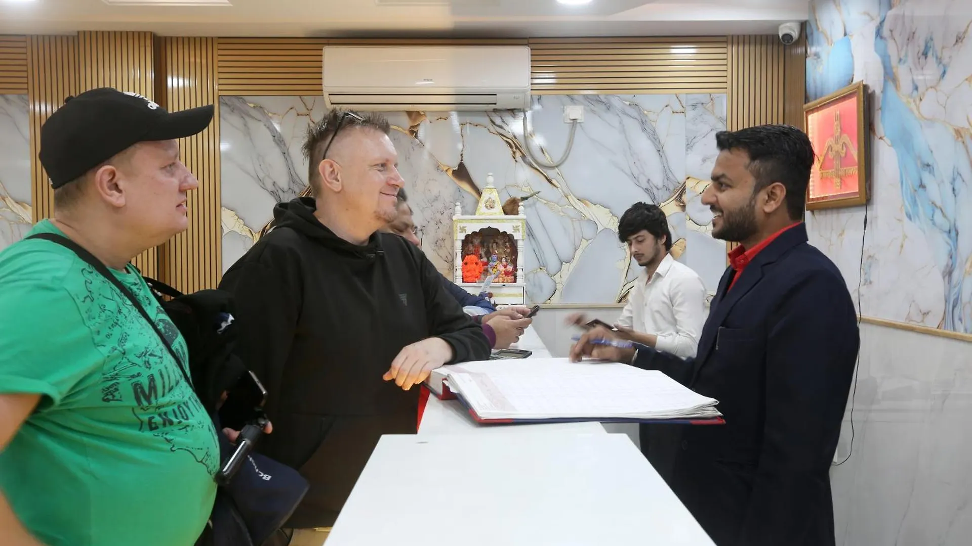 Hotel Belwoood Near Delhi Airport New Delhi