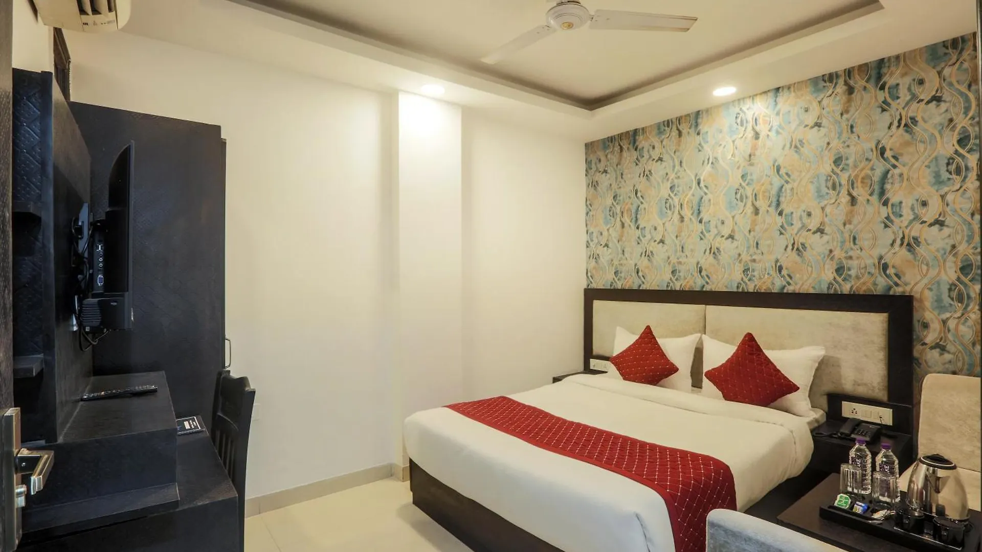 Hotel Belwoood Near Delhi Airport New Delhi