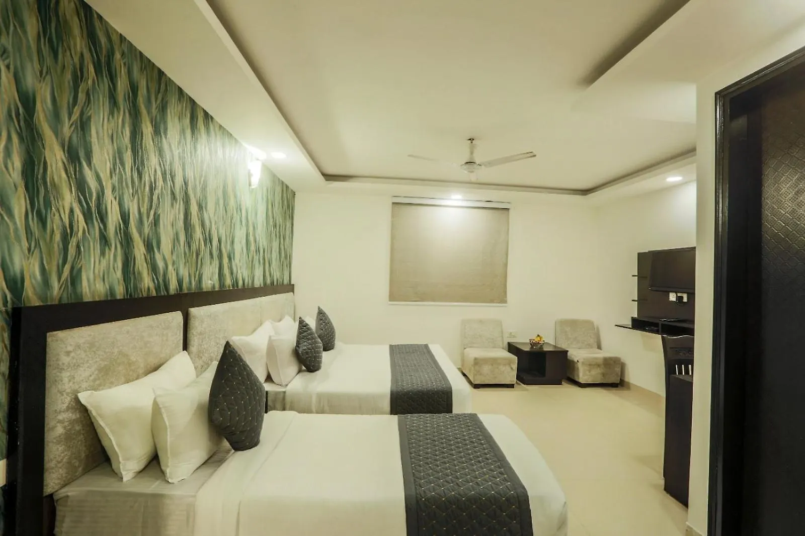 ****  Hotel Belwoood Near Delhi Airport New Delhi India